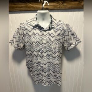 7Diamonds 4 Way stretch graphic print button up athletic cut shirt sz medium